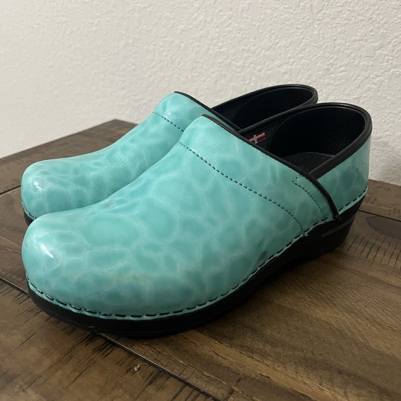 Sanita Teal Clog Women's Glossy Teal Croc Comfort US size 7 Shoes EU 38 - Picture 1 of 9